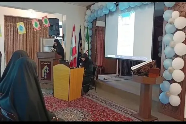 دار القرآن والحديث تقيم حفل إشهار لطالبة جديدة في لبنان