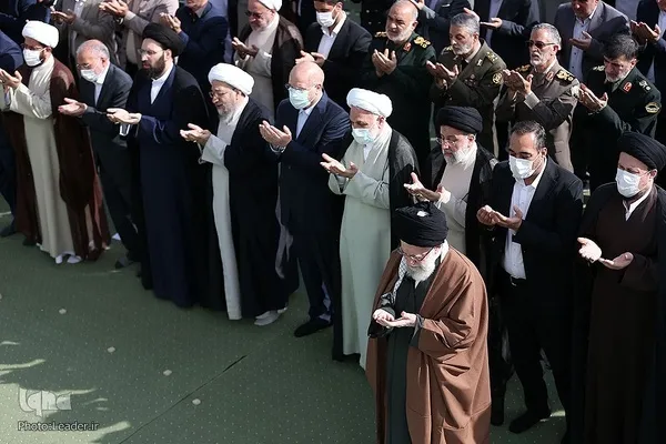 İnkılap rehberinin imametinde bayram namazı | Fotoğraf