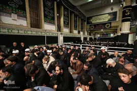 مراسم عزاداری شب تاسوعای حسینی در حسینه امام‌خمینی(ره)