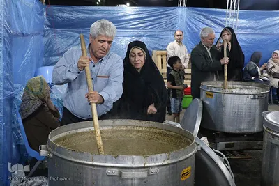 پخت و توزیع بیست تُن آش نذری درکرج