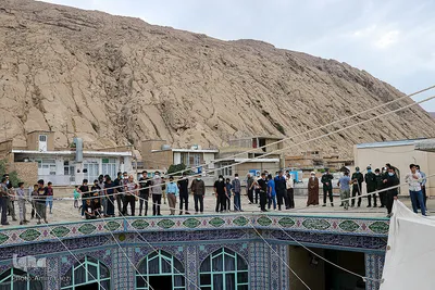 آیین سنتی برپایی خیمه‌های عاشورایی زرقان‎‎
