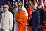 कई देशों के राजनीतिक और सांस्कृतिक हस्तियों ने शहीद क्रांतिकारी लीड़र के पवित्र शरीर को श्रद्धांजलि दी