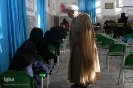 بازدید حجت الاسلام والمسلمین حشمتی از آزمون درس هایی از قرآن
