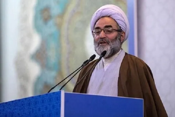 روحانی شهید میرزا کوچک جنگلی به نام اسلام حرکت کرد