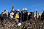 تشییع باشکوه ۸ شهید گمنام در شهرکرد