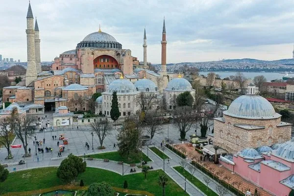Ayasofya yabancı turistlere ücretli olacak