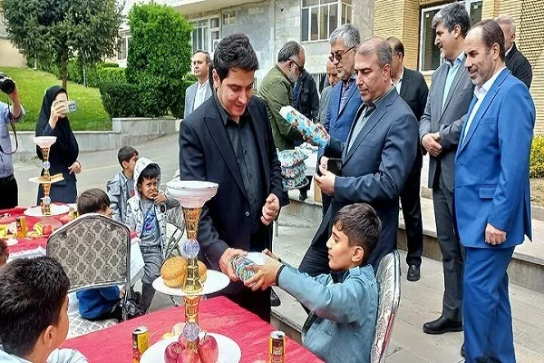 دلجویی استاندار کردستان از دانش‌آموزان روستای کرجو