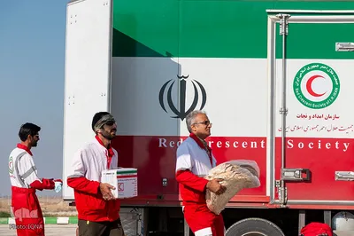 امدادرسانی هوایی جمعیت هلال احمر استان فارس به سیل زدگان لامرد‎‎