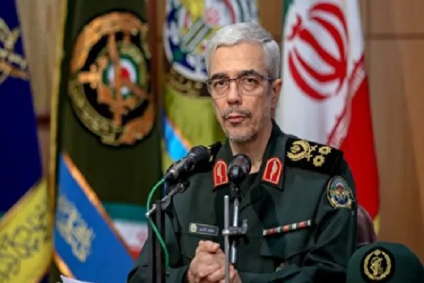 پیام تبریک سرلشکر باقری به رهبر معظم انقلاب در پی برگزاری رزمایش‌های ارتش و سپاه