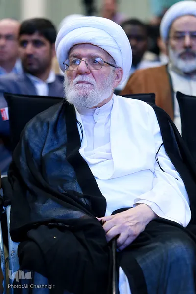 آیت الله محمد علی تسخیری، رئیس شورای عالی مجمع جهانی تقریب مذاهب اسلامی در همایش «تحریم در تقابل با صلح جهانی از نگاه ادیان»