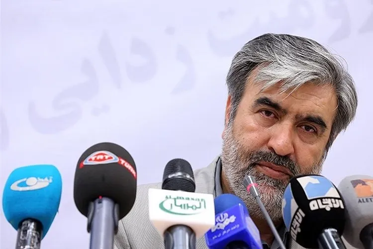 آمریکا برای تحریم ایران به دنبال بهانه‌های واهی است / توان موشکی قابل مذاکره نیست