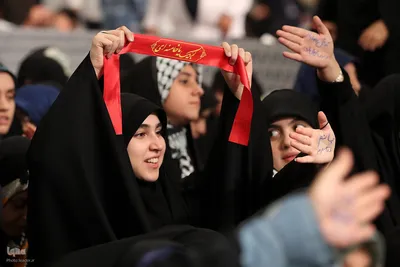 دیدار هزاران نفر از دانش‌آموزان و دانشجویان با رهبر انقلاب