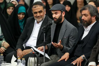 دیدار جمعی از شاعران و اهالی فرهنگ و ادب فارسی با ر هبر معظم انقلاب