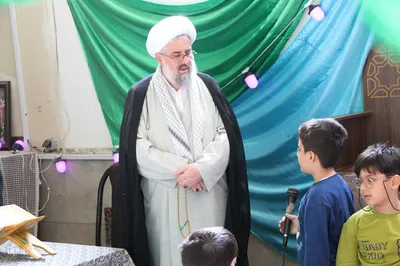 اعتکاف مادر فرزندی در ملایر