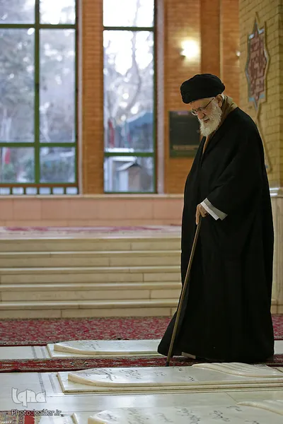 حضور رهبر انقلاب در مرقد مطهر امام خمینی(ره) و گلزار شهدا