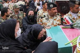 استقبال از پیکر ۳ شهید تازه تفحص شده دفاع مقدس در شیراز‎‎