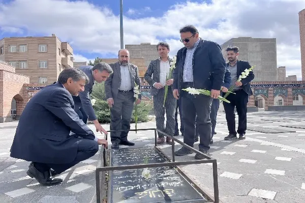 عکس | گلباران گلزار مطهر شهدا در اردبیل به مناسبت روز ملی پارالمپیک