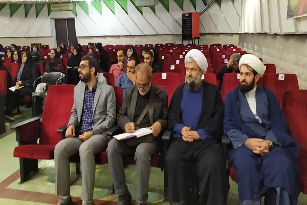 کارگاه مهارت زندگی قرآنی با موضوع «آشنایی با روش برداشت از قرآن کریم» بابلسر