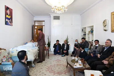 عیادت جمعی از فعالان قرآنی و فرهنگی مشهد از استاد هاشم روغنی، پیشکسوت قرآنی
