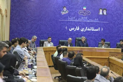 نشست صمیمی نخبگان با استاندار فارس