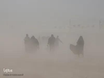 پیاده‌روی در غبار