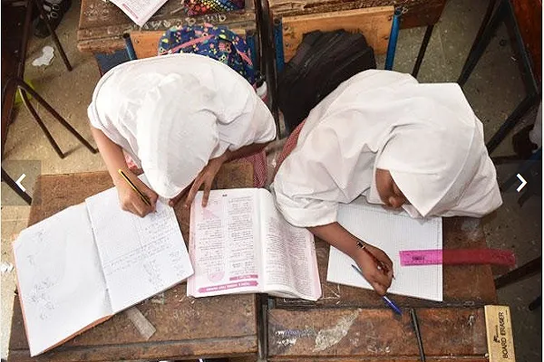 Kenya okullarında başörtüsü yasağı endişe yarattı