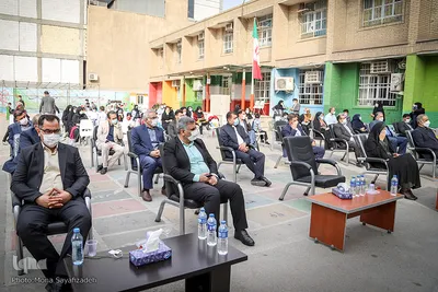مرسم نواختن زنگ قرآن دانش آموزان پایه اول  خوزستانی در دبستان آیت‌الله بهبهانی اهواز