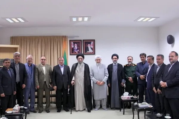 تنها راه عبور از مشکلات کشور، همدلی و وحدت است