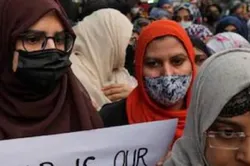 Inde : distribution des hijabs parmi les étudiantes à Agra
