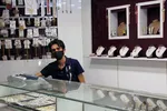 با ماسک در شهر
