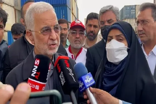 ۸۰ درصد از حریق بندر شهید رجایی اطفا شده است