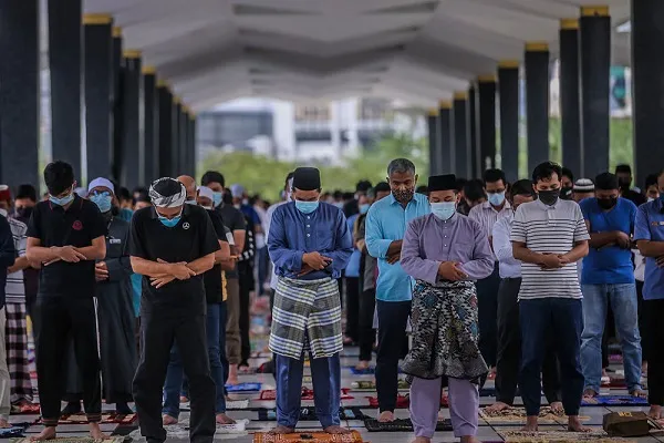 Riduzione delle restrizioni sanitarie nelle moschee nello stato del Sarawak