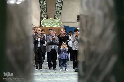 کرسی تلاوت و تدبر در قرآن کریم در مسجد دانشگاه تهران
