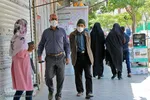 با ماسک در شهر