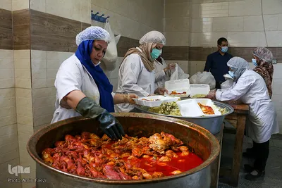 اطعام نیازمندان در روز عید غدیر از محل موقوفات شیراز