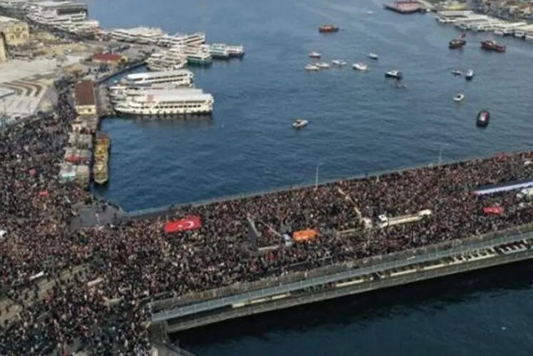 İstanbul'da tarihi buluşma: Yüz binler Gazze için yürüyor