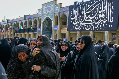 آیین تشییع دانش‌آموز شهید «علی حق‌شناس» در حرم شاهچراغ(ع)