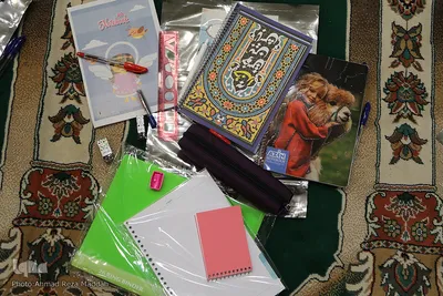 بسته بندی و توزیع بیش از 2 هزار بسته لوازم التحریر در آستانه سال تحصیلی نو