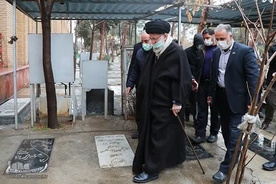 Imam Chamenei besucht Mausoleum von Imam Chomeini (ra)