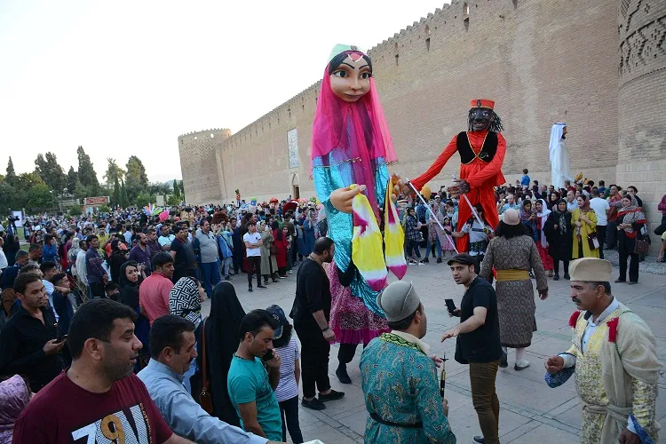 جشنواره ملی تئاتر خیابانی کودک آغاز به کار کرد