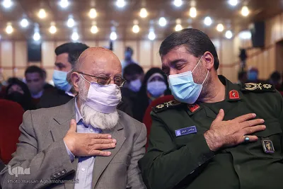سردار سید قاسم قریشی، جانشین سازمان بسیج مستضعفین و مهدی چمران، رییس شورای شهر تهران