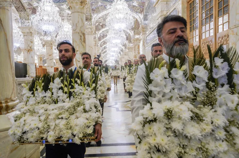 Haram ya Imam Ali (AS) yapambwa kwa maua katika maadhimisho ya kuzaliwa kwa Bibi Zahra (AS)