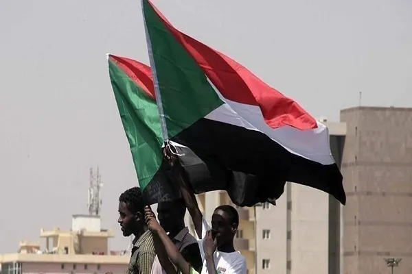 قتيلان وجرحى خلال محاولة لفض الاعتصام بالخرطوم