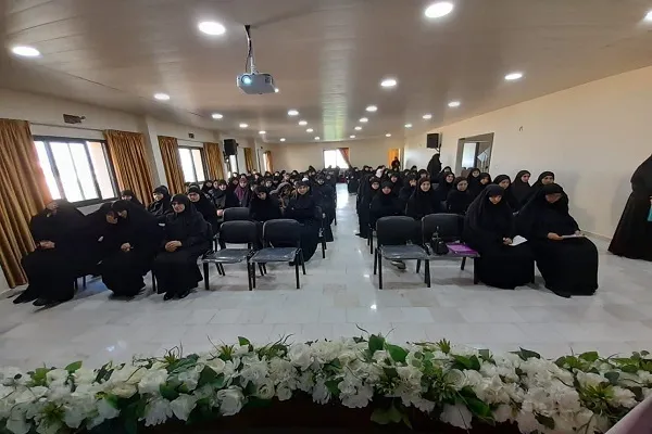 لبنان: معهد الشهيدة سمية (رض) يكرّم الفائزات في مسابقة المعاهد السنوية + صور