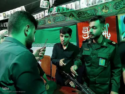 ایستاده در خیابان برای خونخواهی رهبر شهید انقلاب در اهر 