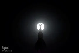 ماه، روشنای آسمان تاریک شب