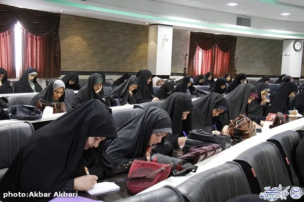 برگزاری دوره آموزشیاری قرآن کریم در مؤسسه الشفاء شهرکرد