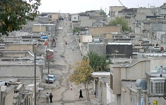 گره‌گشایی از مشکلات حاشیه نشین های تبریز به سبک دو روحانی جهادی