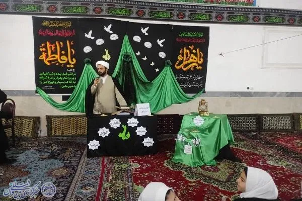 آیین شهادت حضرت زهرا(س)  در مدرسه تربیت روستای قلعه پایان شهرستان گلوگاه