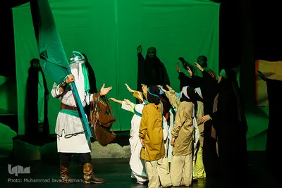 نمایش «غریبه شام»